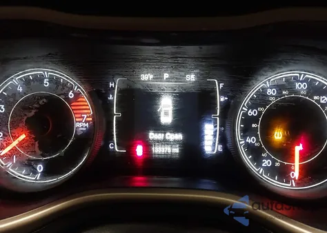 2016 Jeep Cherokee Latitude z USA, uszkodzony, nr VIN 1C4PJMCB3GW122780